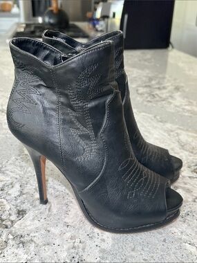 Miranda Lambert Escapade Black Western Peep-Toe Stiletto Booties - Size 6.5 EUC